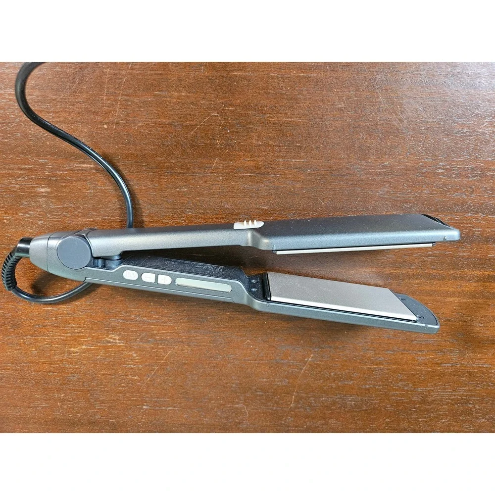 Conair InfinitiPro Flat Iron Women Gray Ceramic Hair Straightener CS221N